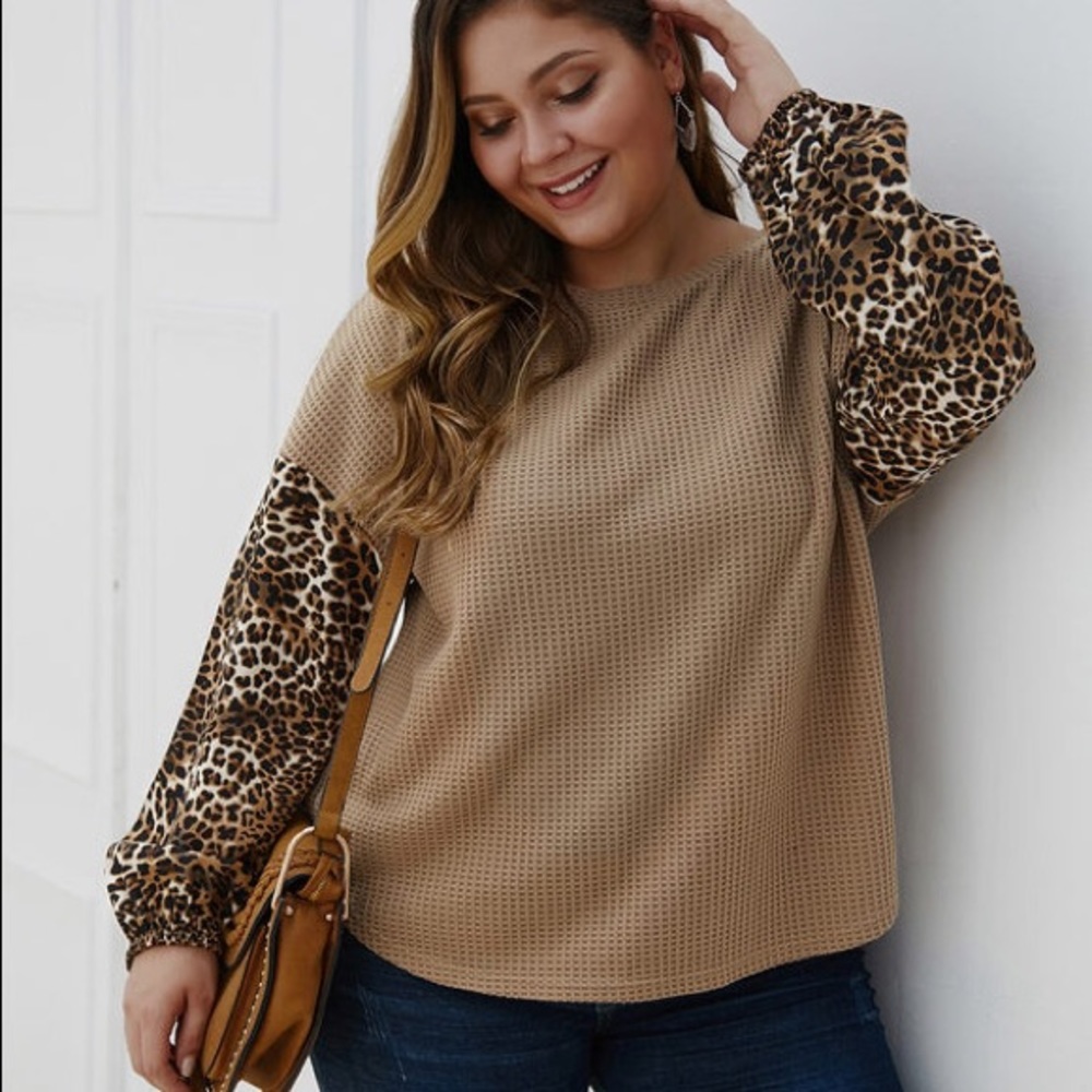Plus Size Contrast Leopard Print Blouse